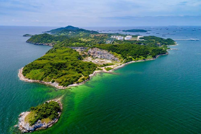 Koh Sichang: the closest island to Bangkok