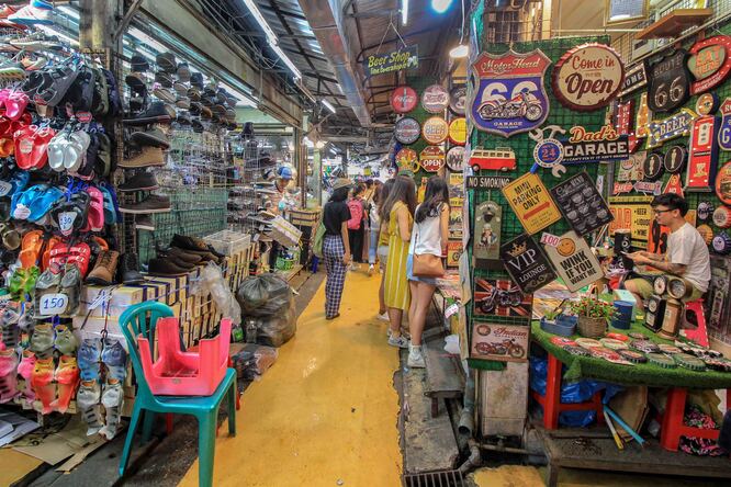 Chatuchak Weekend Market | Attractions