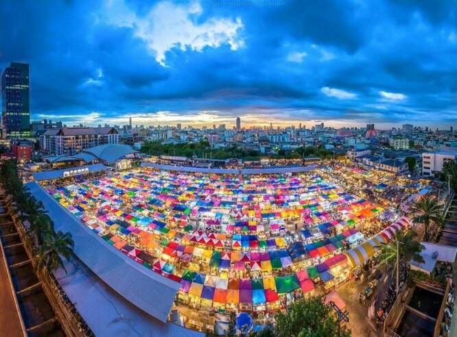 Chatuchak Weekend Market opening hours 