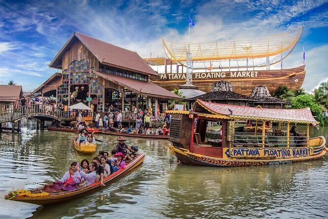 Exploring the floating market in Pattaya