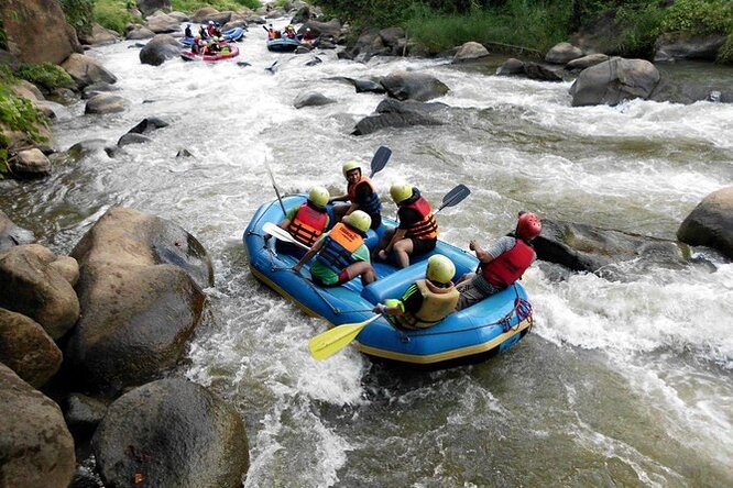 Chiang Mai Rafting in Mae Taeng River with Thai Buffet