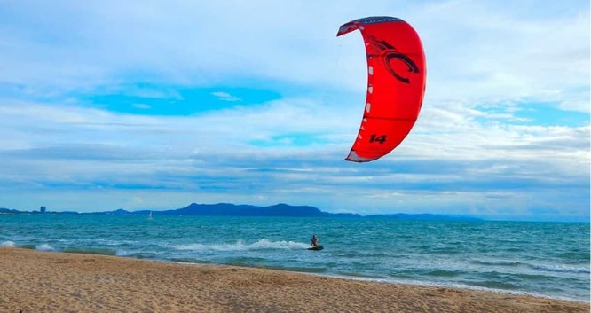 Kiteboarding in Pranburi “the Venice Beach of Thailand”