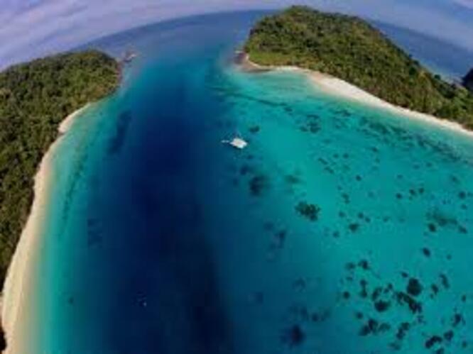 Ko Rock Islands off the coast of Ko Lanta