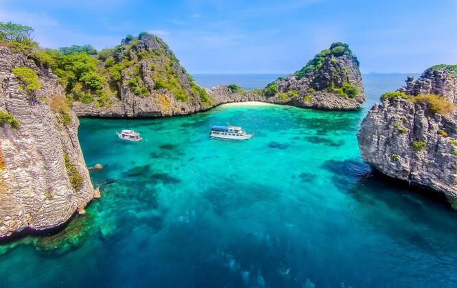 Ko Rock Islands near Ko Lanta