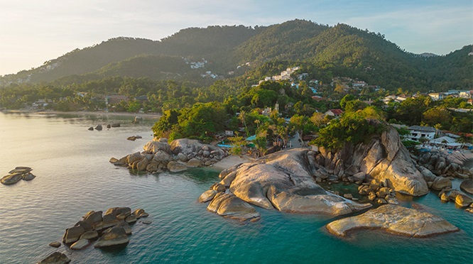 Samui Island, Koh Samui, is located in the Gulf of Thailand, in the south of Thailand, in the province of Surat Thani. Among the islands of Thailand, the island of Samui